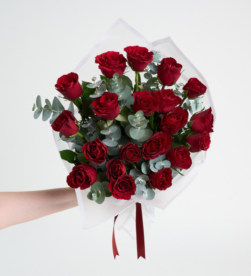 Beyaz Buket Kağıdında 20'li Kırmızı Gül Buketi