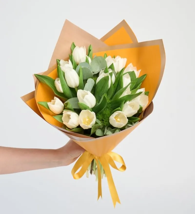 Bukette 20'li Beyaz Lale Aranjmanı