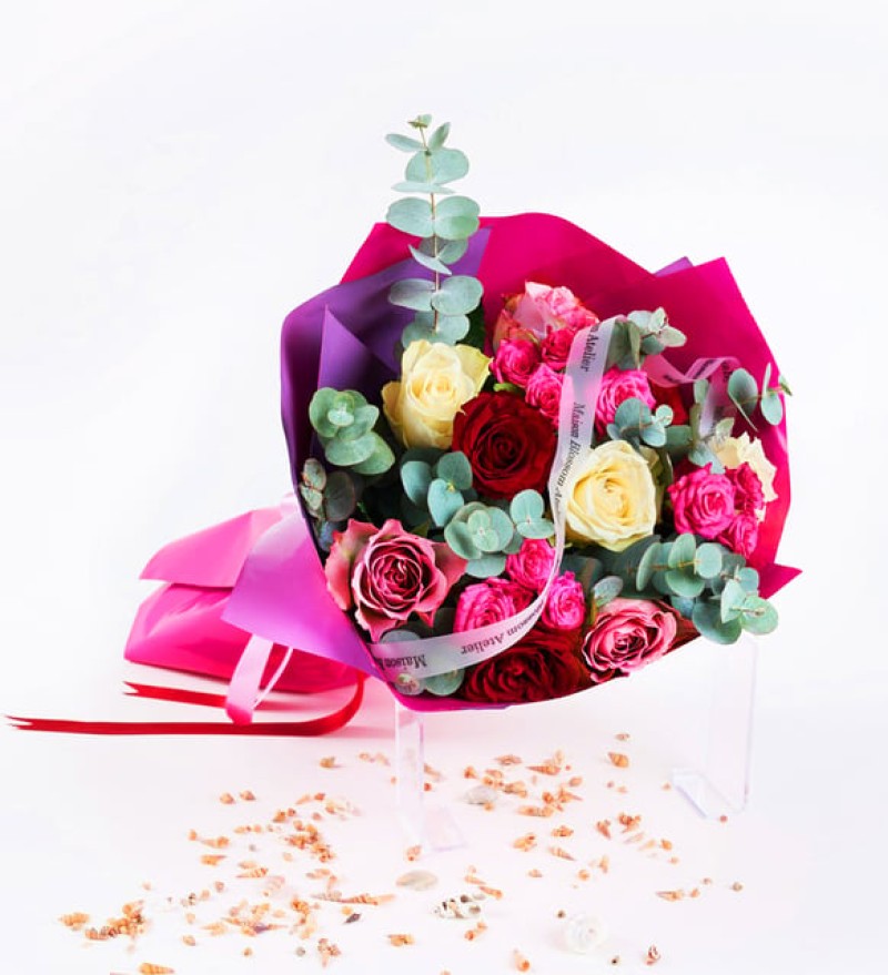 Lila Pembe Bukette Pembe Kırmızı ve Beyaz Güller